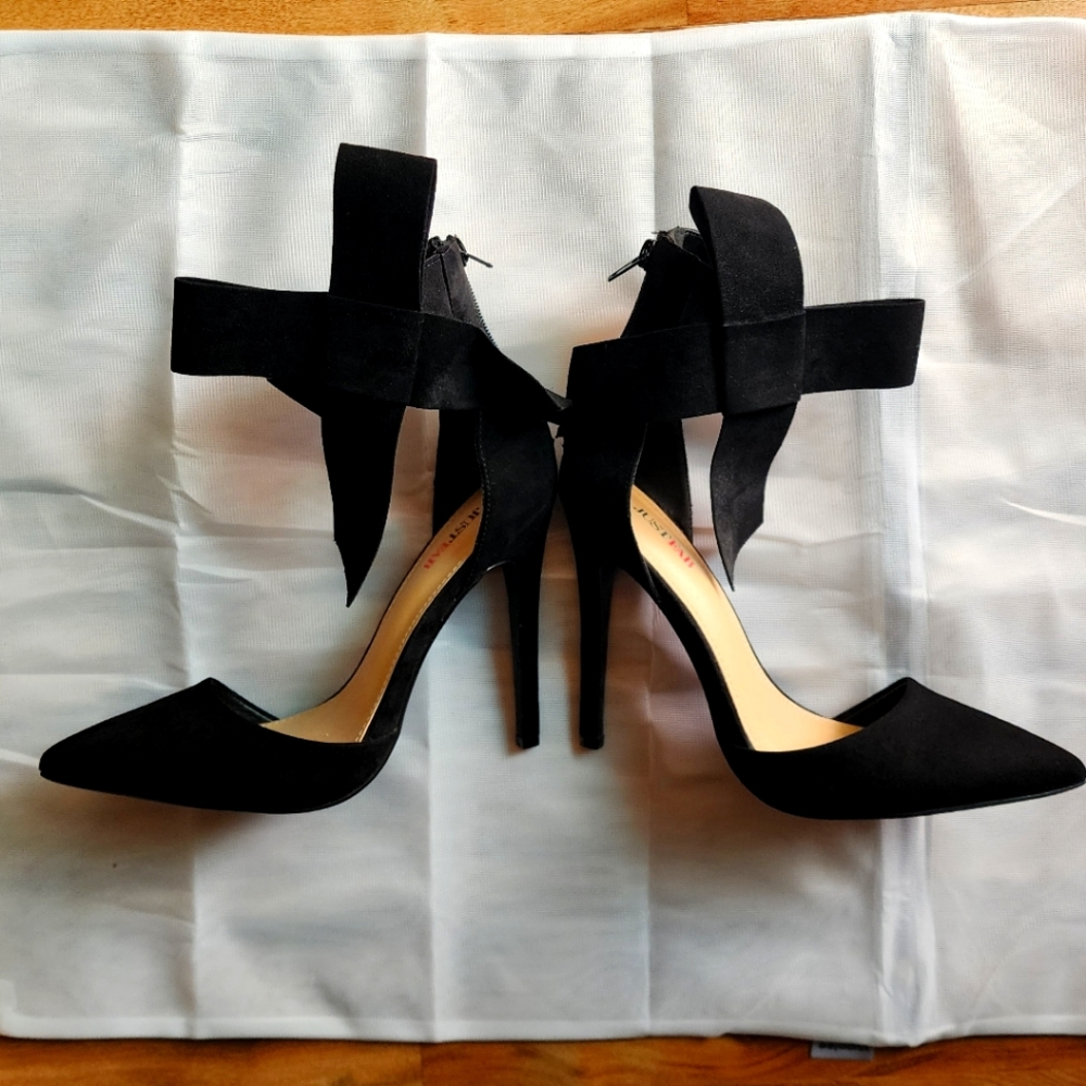 Bow Shoes Excellent condition!